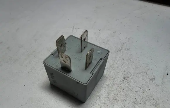 Volkswagen Scirocco Other relay 141951253B 20240072