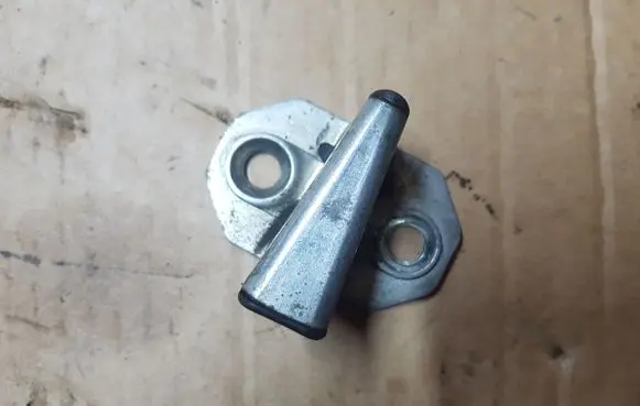 Mercedes-Benz S W140 Rear door lock loop/hook striker 
