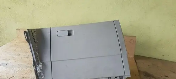 Volkswagen Golf Sportsvan Glove box