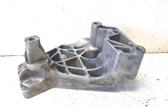 Volkswagen New Beetle Engine mounting bracket 038199207AG