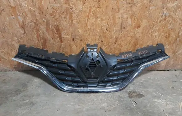 Renault Captur Front bumper upper radiator grill 623109707R
