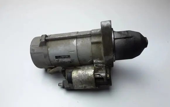 Toyota Auris E180 Starter motor 281000R060