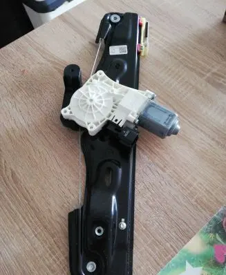 Land Rover Discovery Sport Rear door window regulator motor FK7227000AE C26572107