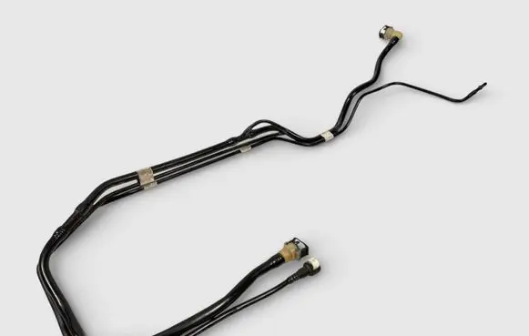 Cadillac Escalade Fuel line pipe 