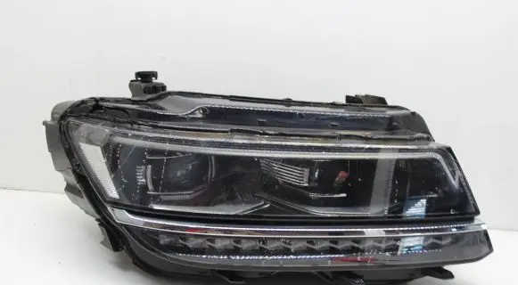 Volkswagen Tiguan Headlight/headlamp 5NC941082A