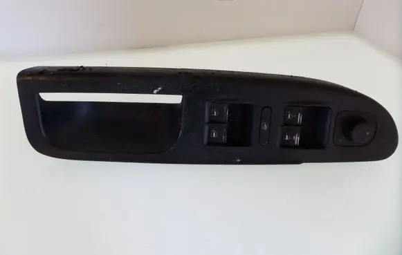 Volkswagen PASSAT B6 Electric window control switch 3C2867172