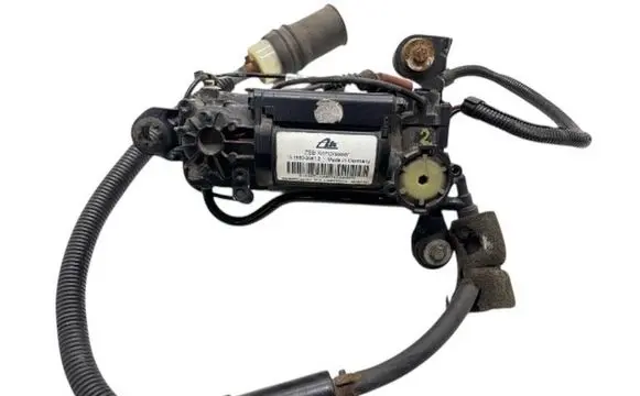 Audi A8 S8 D3 4E Air suspension compressor/pump 4E0616005G