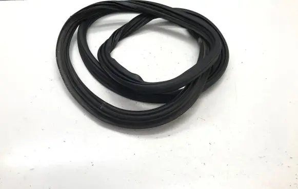 Trunk rubber seal (body)