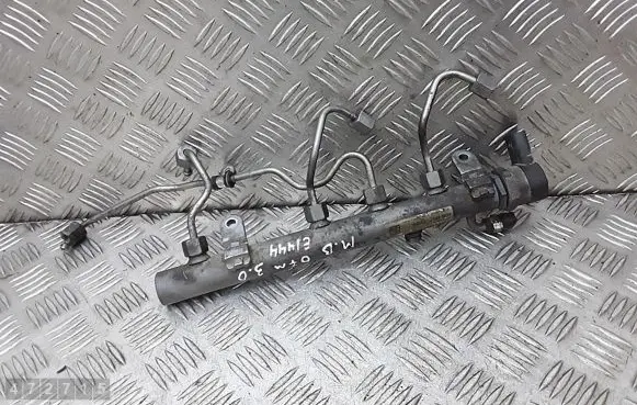 Mercedes-Benz E W211 Fuel main line pipe a6420700405
