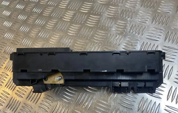 BMW 5 E60 E61 Fuse module 25613290 PAGGFGK30