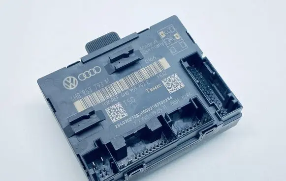 Volkswagen Touareg II Door control unit/module 4H0959793AC 4H0959793M 4H0959793E