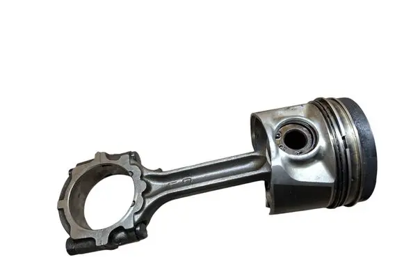 Nissan X-Trail T30 Piston with connecting rod 