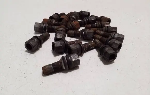 Peugeot Expert Nuts/bolts 