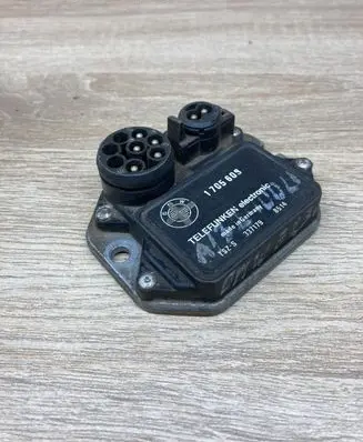 BMW 3 E36 Ignition amplifier control unit 1705608