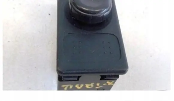 Nissan X-Trail T30 Wing mirror switch