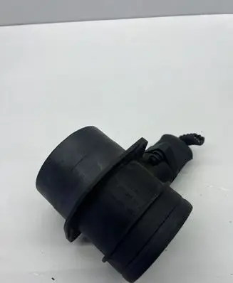 Volkswagen PASSAT B6 Mass air flow meter 0281002461 074906461B
