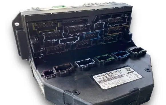 Mercedes-Benz C W204 Fuse module A2129004611