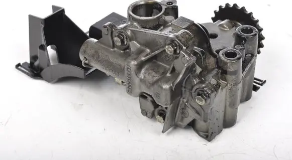 Renault Trafic II (X83) Oil pump 8200345757
