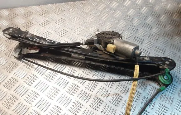 BMW 3 E46 Front door window regulator motor 8196038
