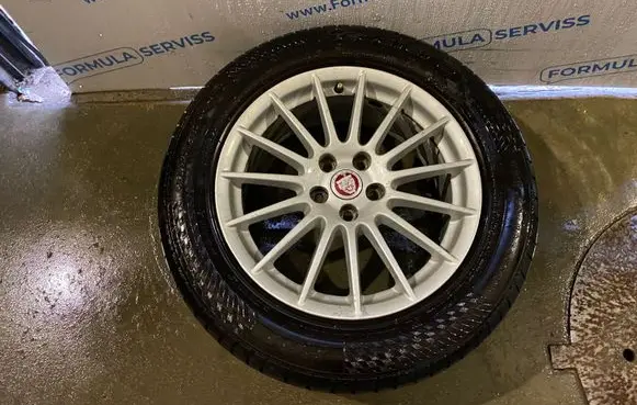 Jaguar XF R17 alloy rim 8X231007AB