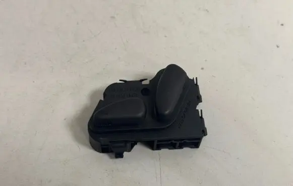 Mercedes-Benz C W203 Seat control switch 2108213851
