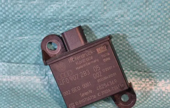 Audi A6 S6 C6 4F Tire pressure sensor 4F0907283 40254369 053300401203