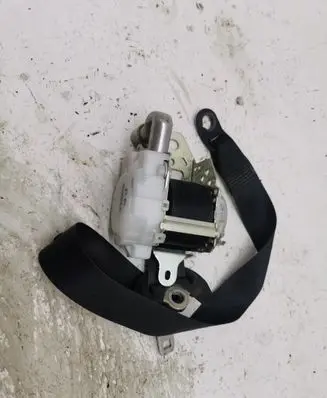 Toyota Avensis T270 Seat belt trim 