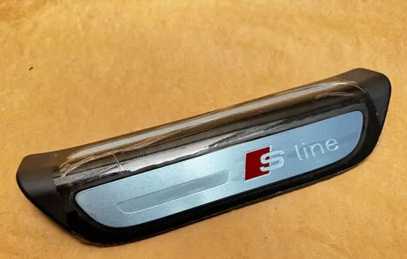 Audi Q3 8U Rear sill trim cover 8U0853375B