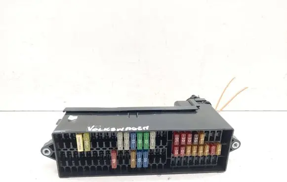 Volkswagen Golf Plus Fuse module 1T1937615 18902