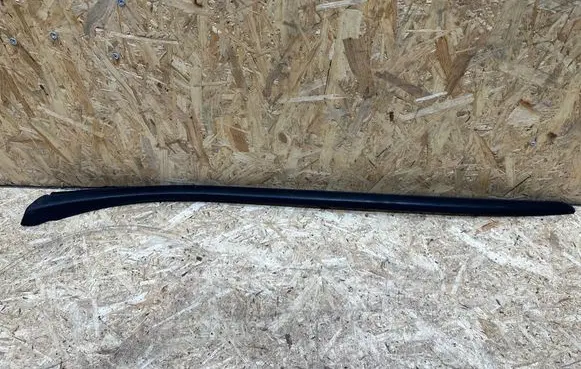 Windshield trim