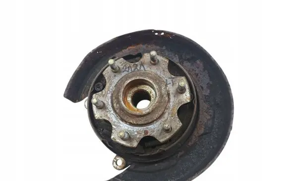 Mitsubishi Pajero Front wheel hub spindle knuckle