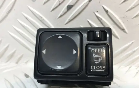 Nissan X-Trail T30 Wing mirror switch 6705J
