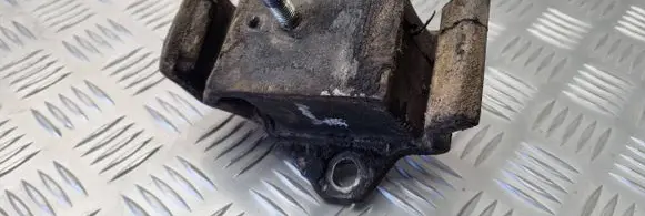 Nissan King Cab, Navara Engine mount bracket 112202S710