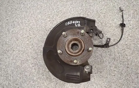 Mitsubishi Grandis Front wheel hub spindle knuckle 