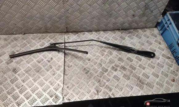 Volvo V50 Windshield/front glass wiper blade 30698239