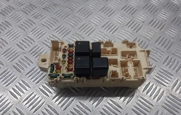 Mitsubishi Pajero Fuse box cover BRAK