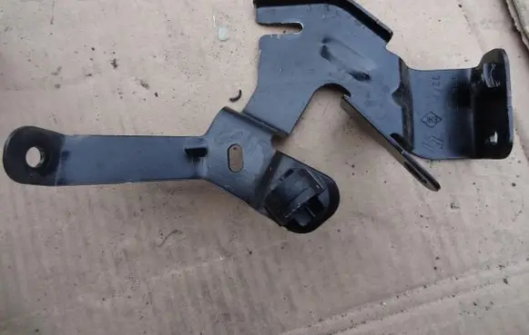 Renault Clio V Radiator mount bracket 925227138R