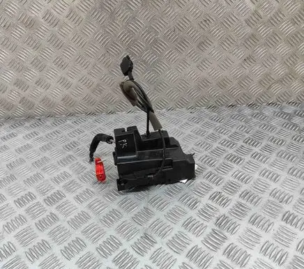 Opel Movano C Coupe door lock (next to the handle) 95509189