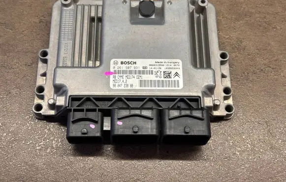 Peugeot 308 Engine control unit/module 9804723880 0261S07931