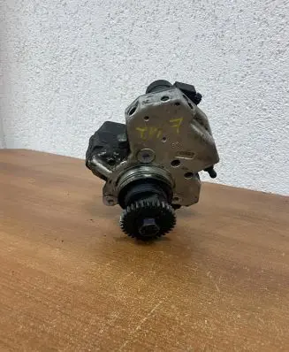Mercedes-Benz CLS C219 Fuel injection high pressure pump A6420104202 E112