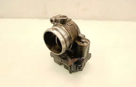 Volkswagen Touareg I Throttle valve 4E0145950F