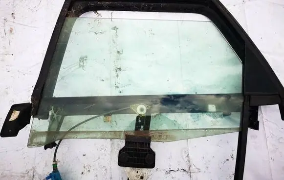 Audi A4 S4 B7 8E 8H Rear door window glass AS2
