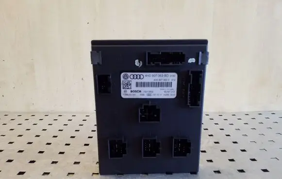 Audi A8 S8 D4 4H Comfort/convenience module 4H0907063BD 4H0907063D 15012002