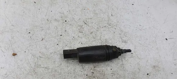 BMW 5 E39 Windscreen/windshield washer pump 67128377612
