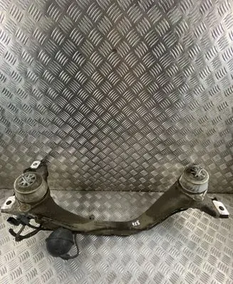 Volkswagen Touareg II Engine mounting bracket 7L6199207A