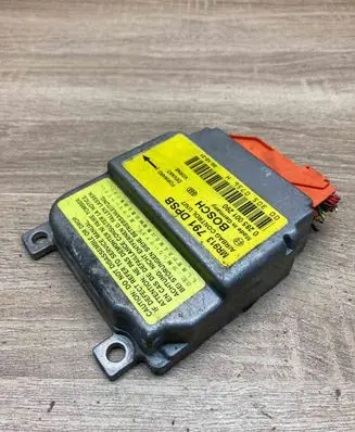 Mitsubishi Carisma Airbag control unit/module MR913791 0285001290 WITHPLUG