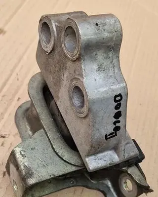 Fiat Doblo Engine mount vacuum valve 