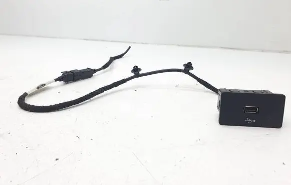 Ford Transit - Tourneo Connect USB socket connector 