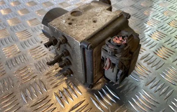 Volkswagen PASSAT B6 ABS Pump 3C0614095M 15747502B 15747702