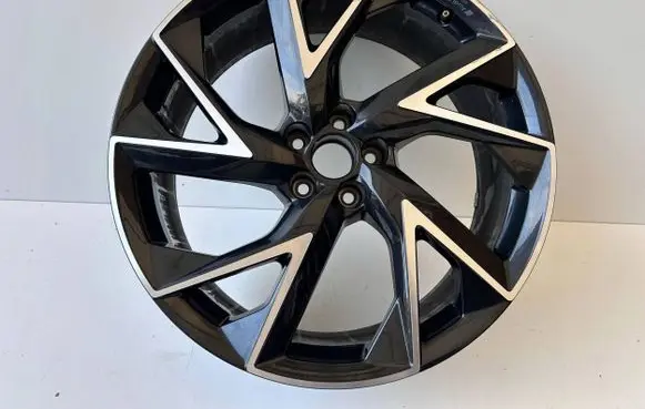 Audi RS Q3 R21 alloy rim 83A601025AD